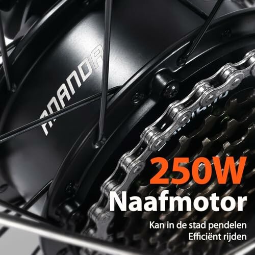 Close-up van een 250W naafmotor met ketting en tandwielen